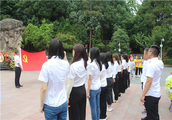 共筑百年梦、转型创未来 ——球盟会八建开展庆祝建党100周年党员活动