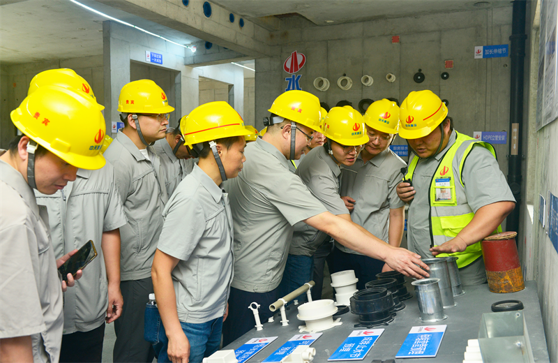 为进一步推进优质客户高效履约，提升交付品质、达成客户满意，2025年6月25日，球盟会建设集团在上海组织召开2025年越秀地产、华润置业客户履约推进会。